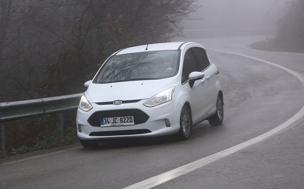 FORD B-MAX 1.6L Duratorq TDCi 95PS Titanium Test