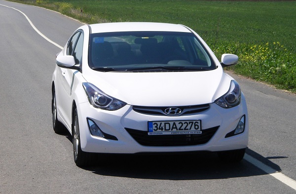Hyundai Elantra 1.6 d-Cvvt Style Test