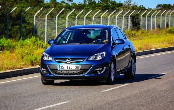 Opel Astra Test 2014