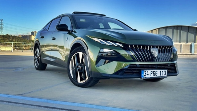 Peugeot 408 Hybrid 2026