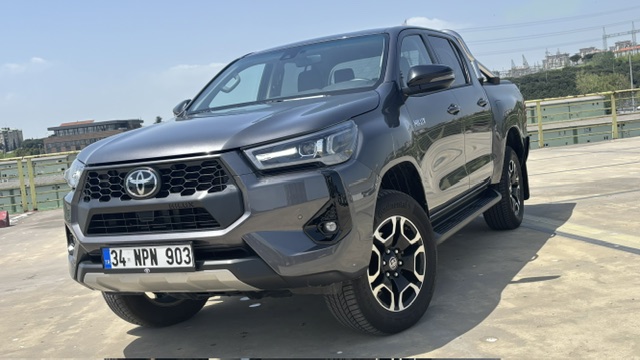 Toyota Hilux 2.4L D-4D 4×2 Test