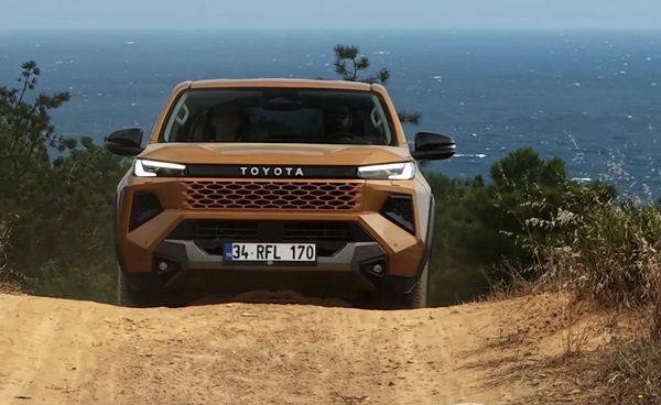 Yeni Hilux İlk Sürüş